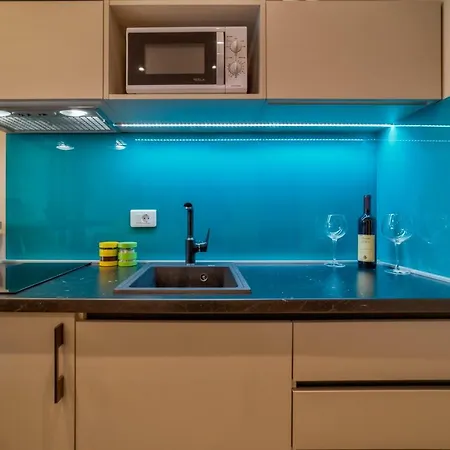 Golden Wood Apartment